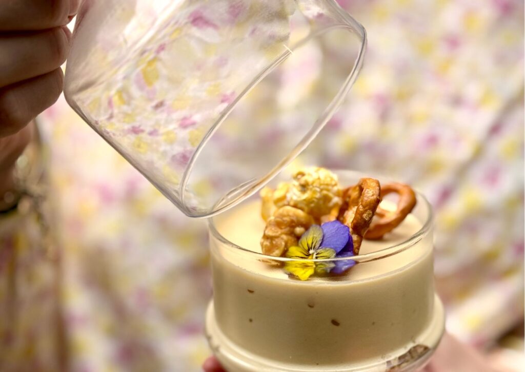 Alice in Waterkloof garden café (4)